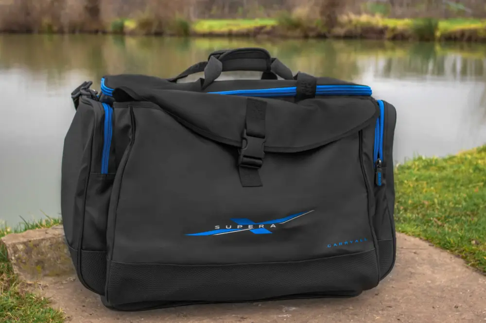 Ofertă limitată Geantă Preston Supera X Carryall – Termoizolată, 63x42x40cm, PVC Rezistent, 4 Buzunare